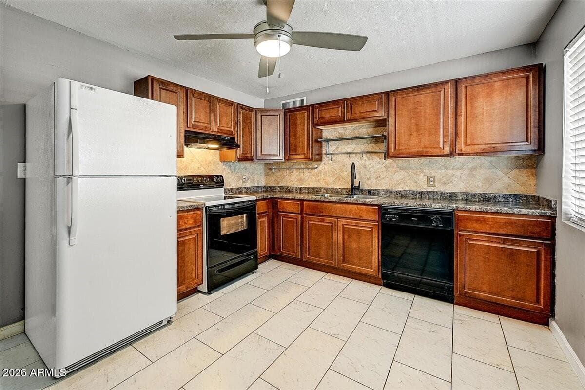 3808 W BLOOMFIELD Road, Phoenix, AZ 85029 — photo 3 of 34