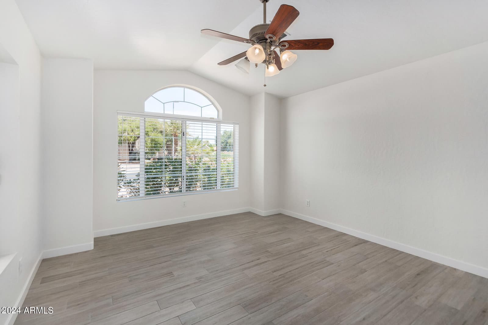 927 W Grand Caymen Drive, Gilbert, AZ 85233 — photo 5 of 43