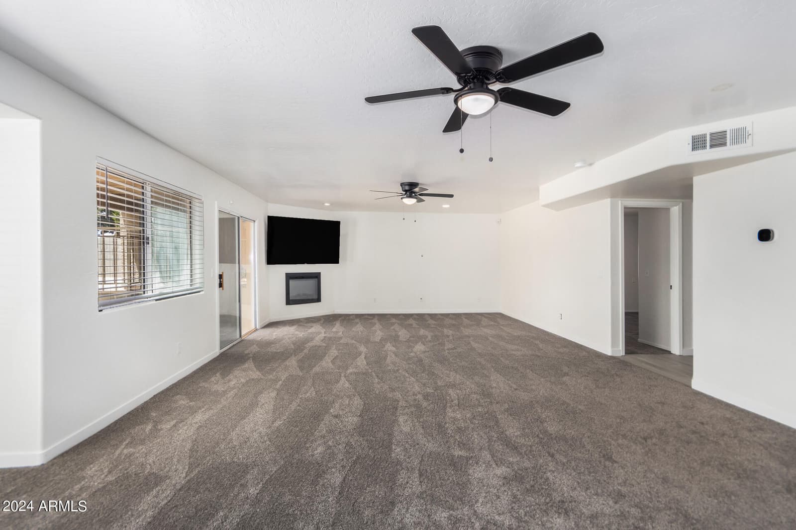 927 W Grand Caymen Drive, Gilbert, AZ 85233 — photo 9 of 43