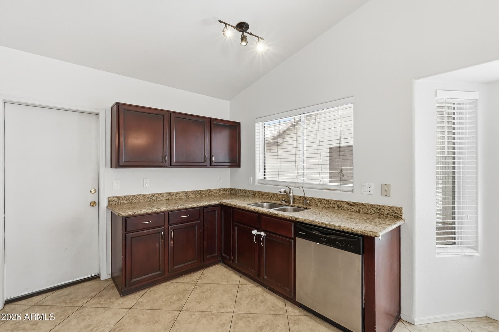5463 W Geronimo Street, Chandler, AZ 85226 — photo 11 of 47