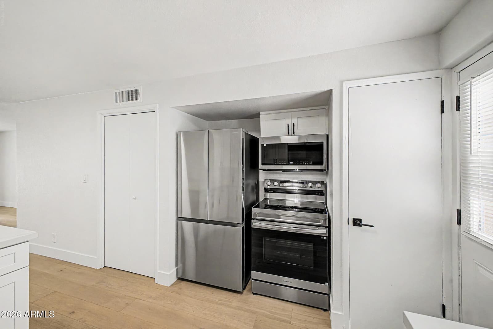 3505 E CAMPBELL Avenue 11, Phoenix, AZ 85018 — photo 12 of 30