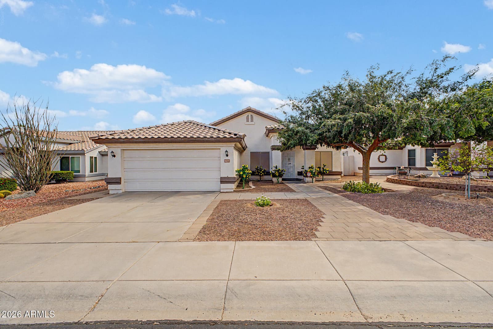 4625 E LAVENDER Lane, Phoenix, AZ 85044 — photo 2 of 35