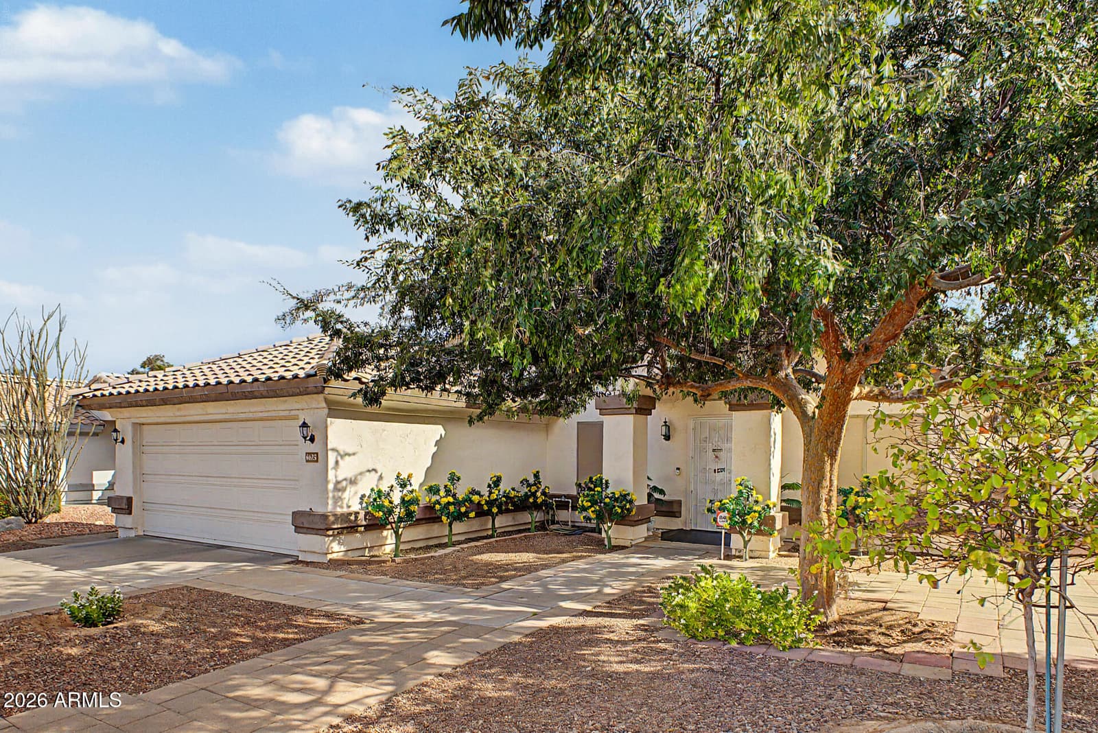 4625 E LAVENDER Lane, Phoenix, AZ 85044 — photo 4 of 35