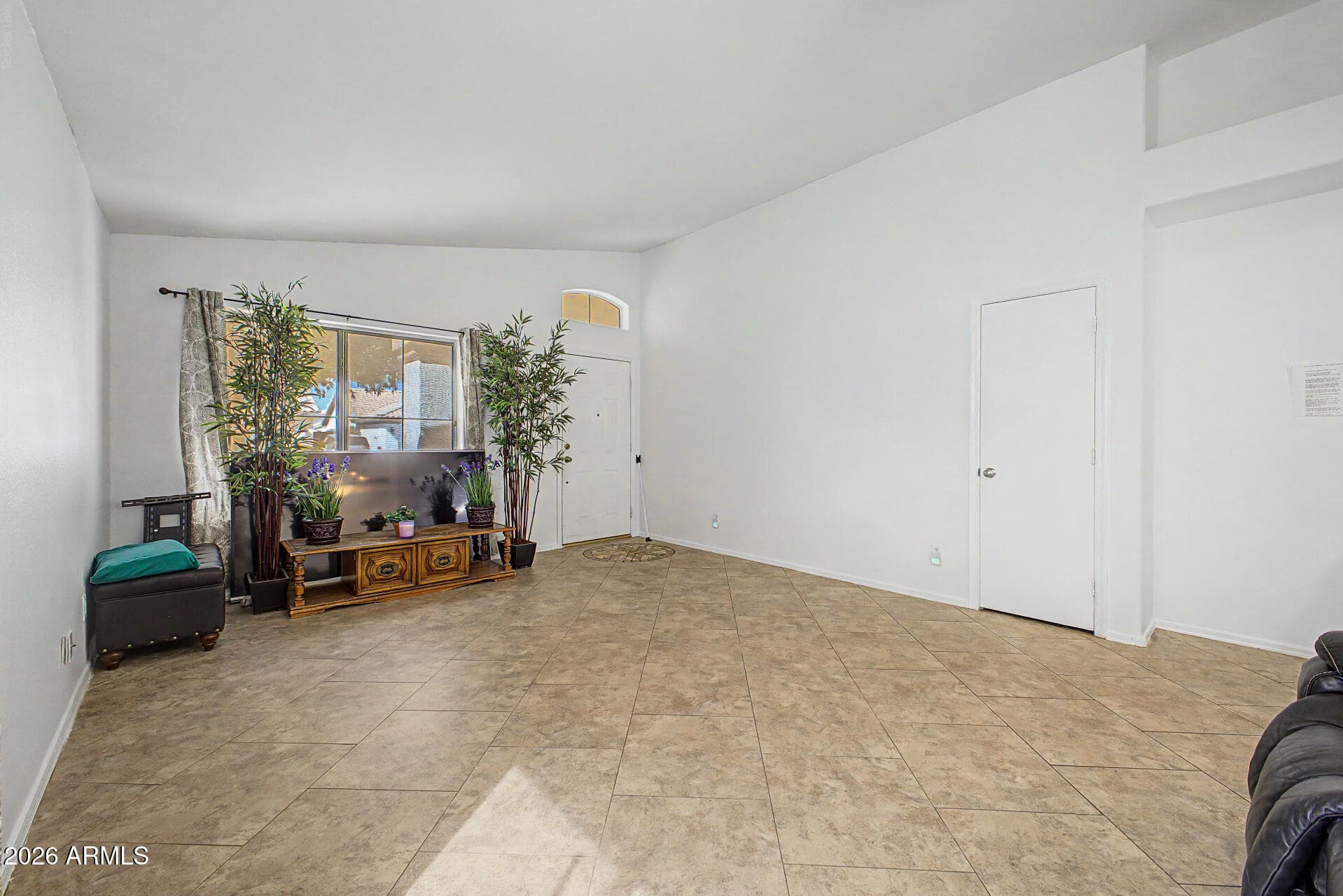 4625 E LAVENDER Lane, Phoenix, AZ 85044 — photo 7 of 35