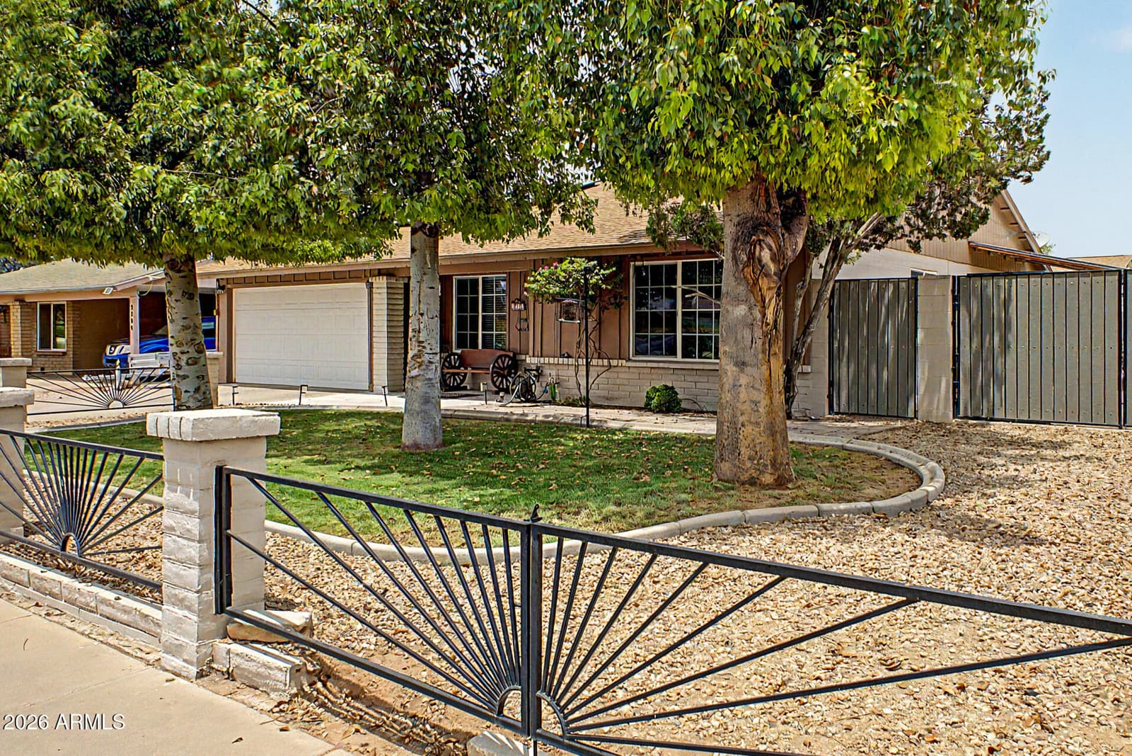 2214 E HOLMES Avenue, Mesa, AZ 85204 — photo 8 of 51