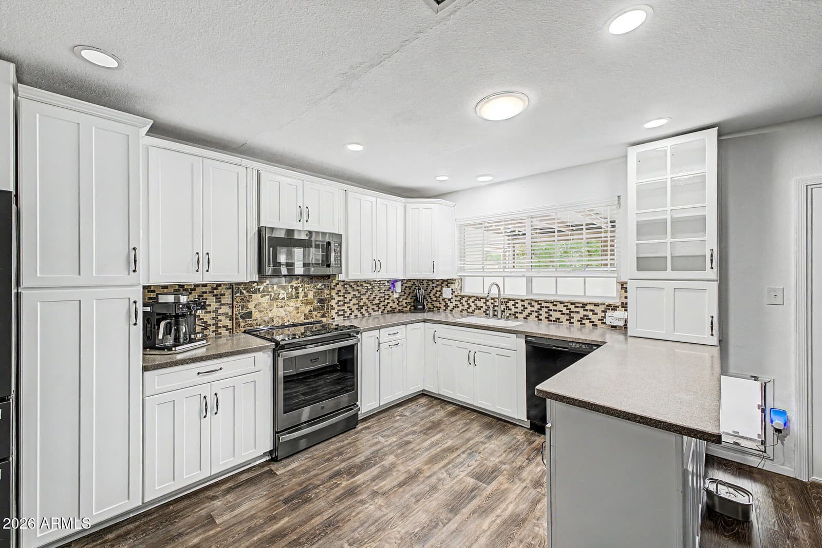 2214 E HOLMES Avenue, Mesa, AZ 85204 — photo 16 of 51