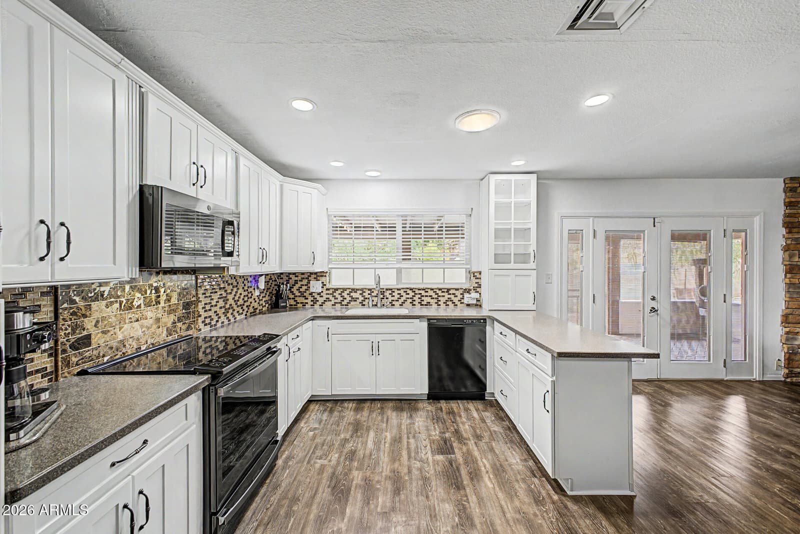 2214 E HOLMES Avenue, Mesa, AZ 85204 — photo 15 of 51