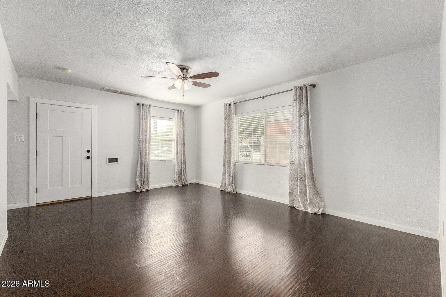 1614 W LYNWOOD Street, Phoenix, AZ 85007 — photo 3 of 13