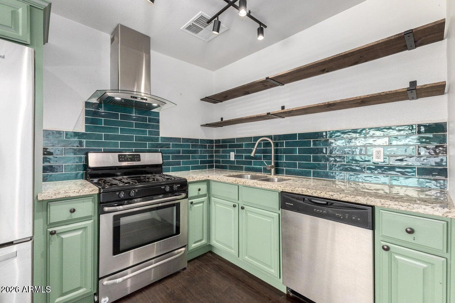 1614 W LYNWOOD Street, Phoenix, AZ 85007 — photo 4 of 13