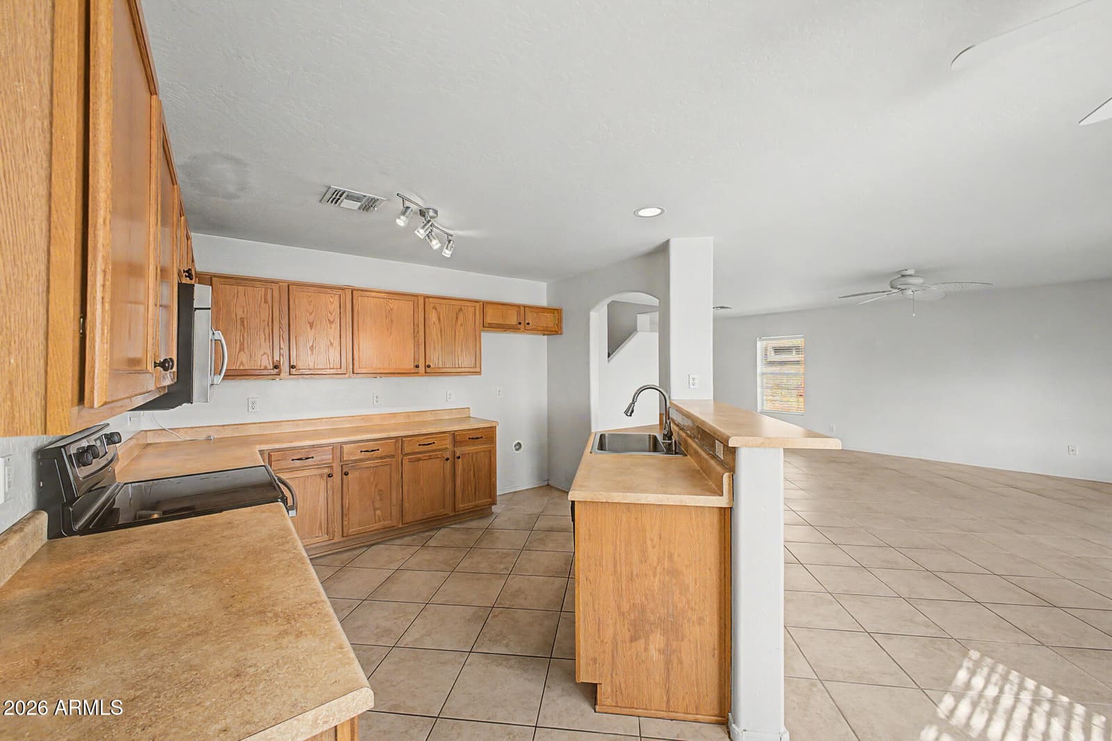 22 N 224TH Lane, Buckeye, AZ 85326 — photo 10 of 34