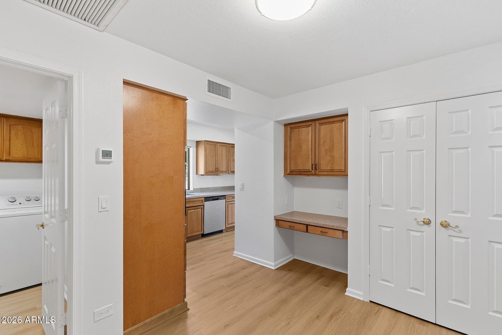 10805 N 9TH Place, Phoenix, AZ 85020 — photo 7 of 30