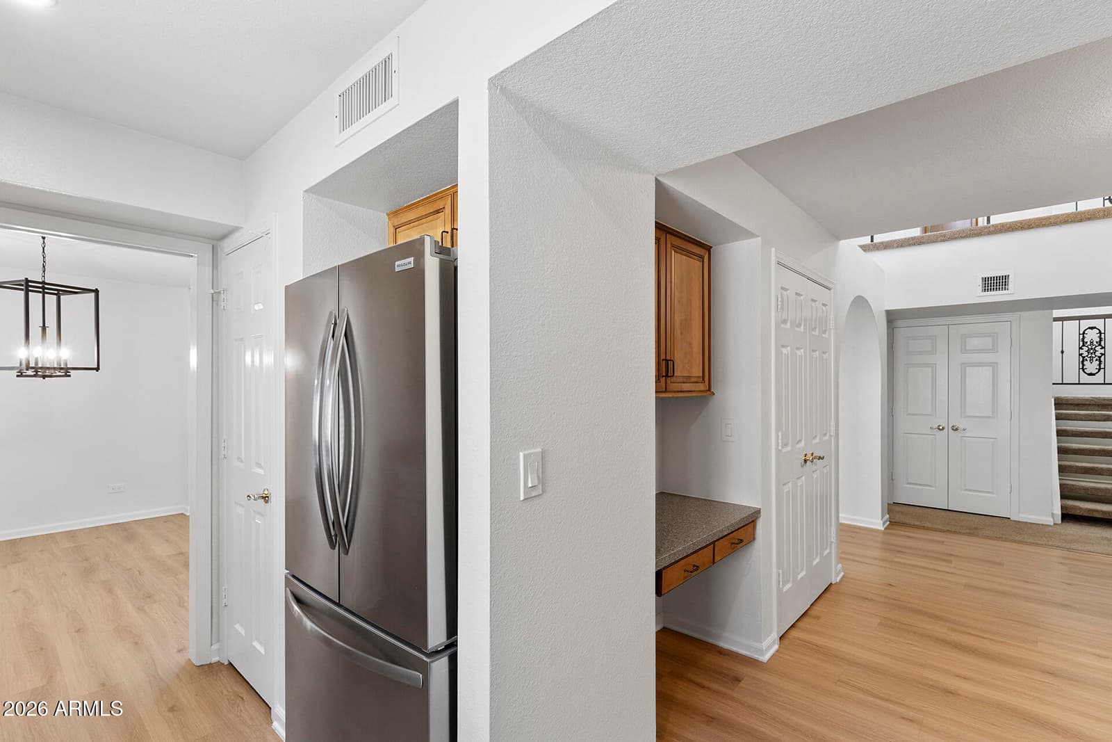 10805 N 9TH Place, Phoenix, AZ 85020 — photo 9 of 30