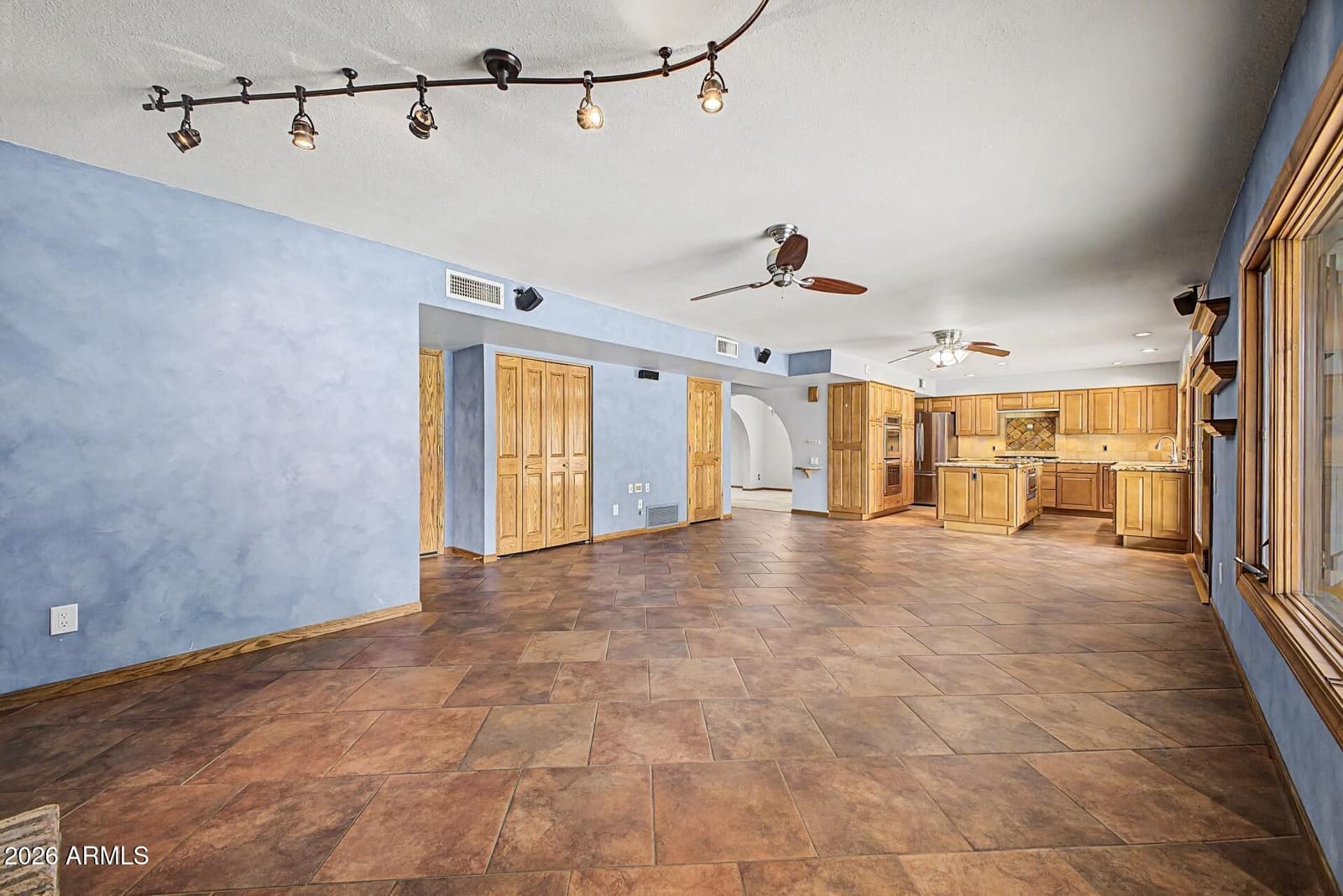 1539 E WESTWIND Way, Tempe, AZ 85283 — photo 18 of 60