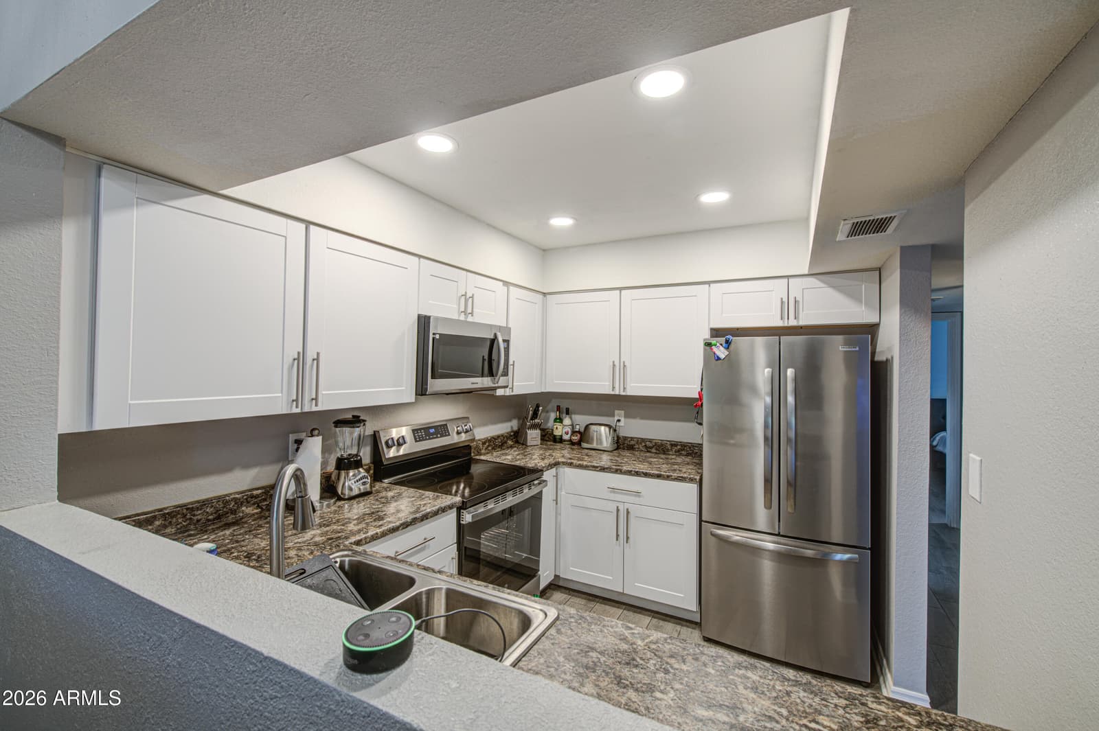 916 S HACIENDA Drive A, Tempe, AZ 85281 — photo 7 of 36