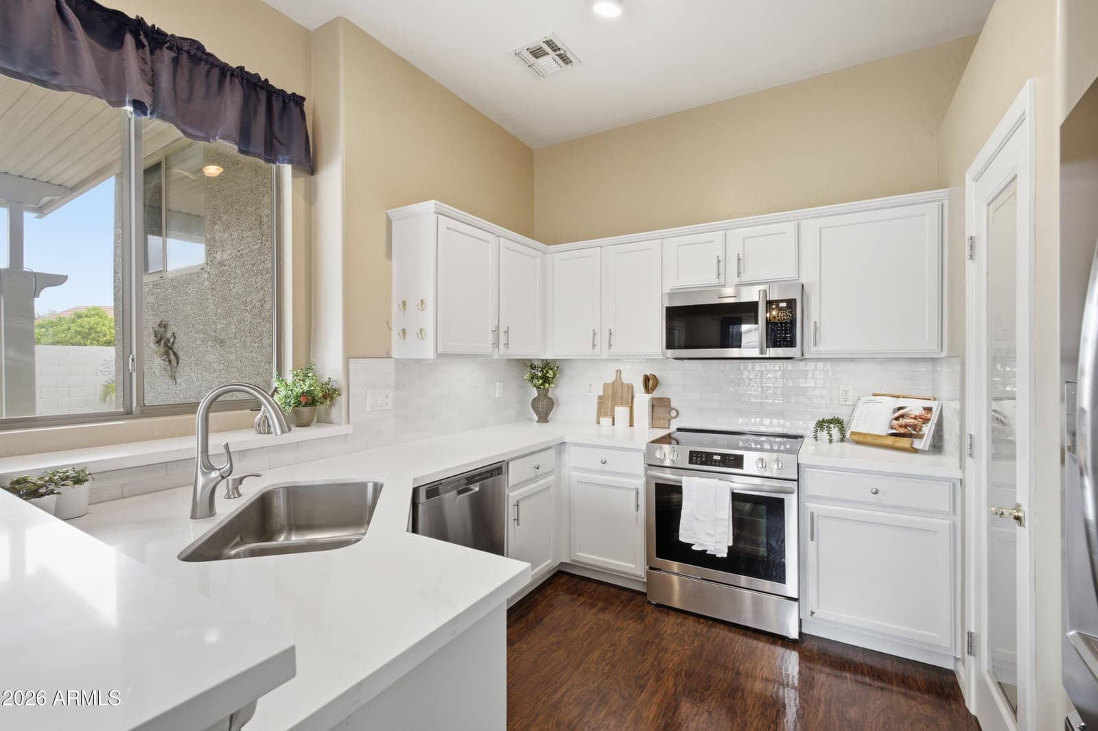 4 E MAYFIELD Drive, San Tan Valley, AZ 85143 — photo 4 of 84
