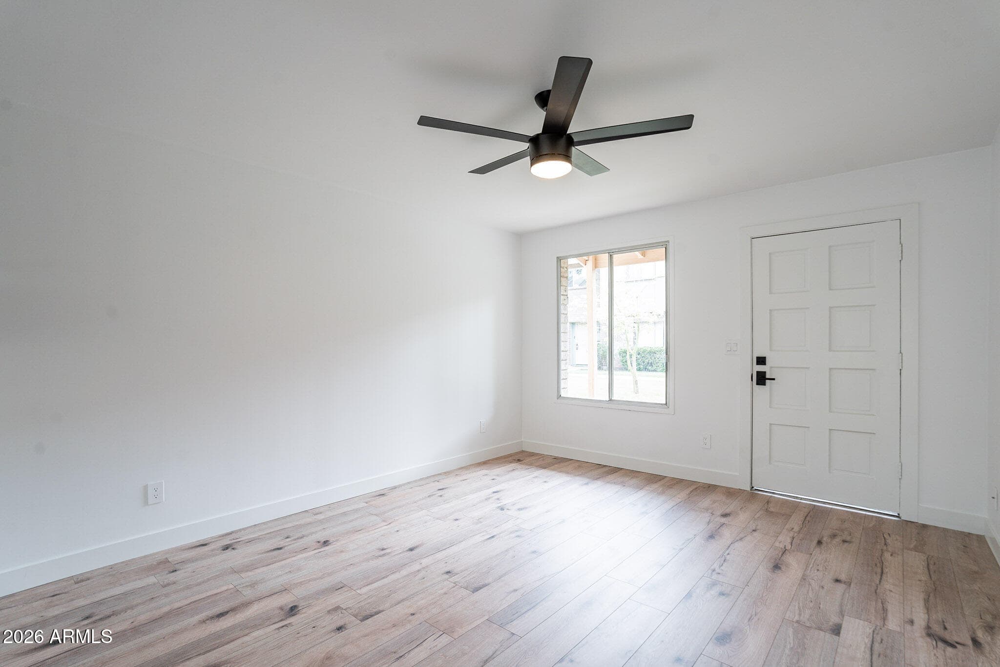 3909 S MILL Avenue, Tempe, AZ 85282 — photo 3 of 37