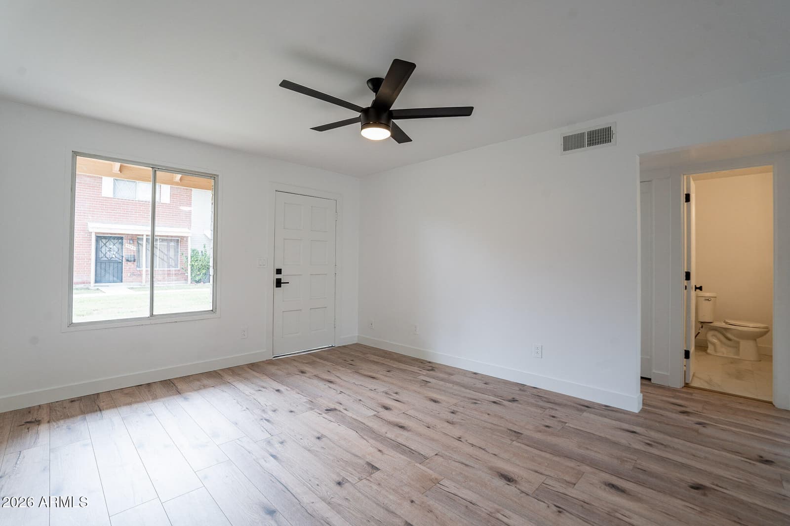 3909 S MILL Avenue, Tempe, AZ 85282 — photo 4 of 37