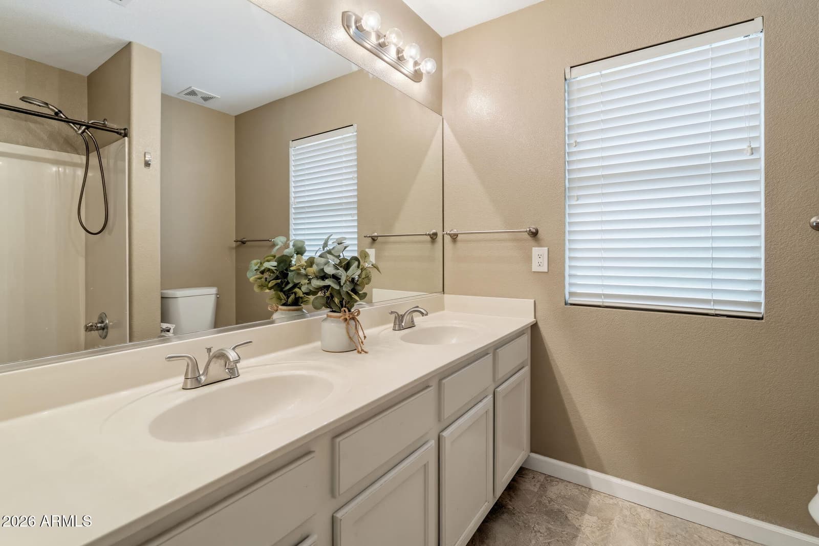 3818 W FALLEN LEAF Lane, Glendale, AZ 85310 — photo 37 of 48