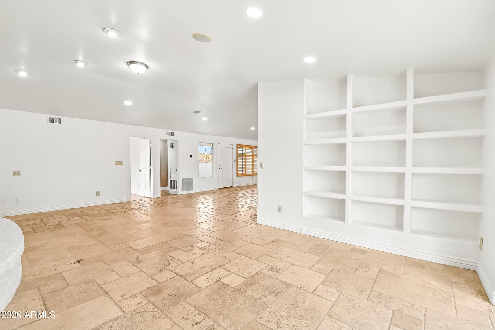 6325 E SWEETWATER Avenue, Scottsdale, AZ 85254 — photo 10 of 31