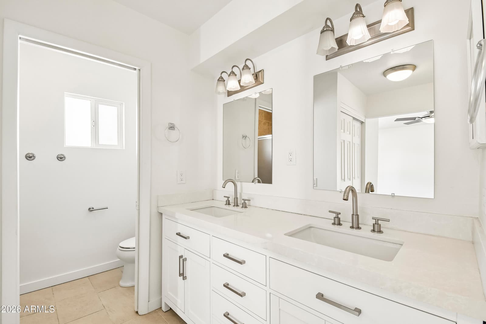 6325 E SWEETWATER Avenue, Scottsdale, AZ 85254 — photo 12 of 31
