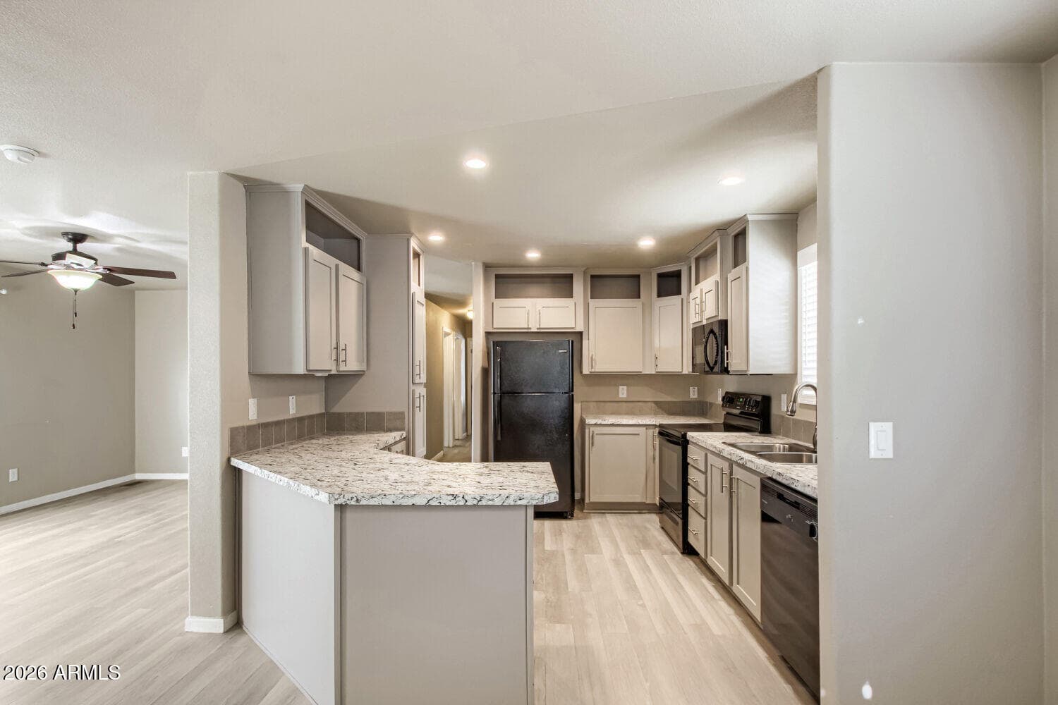 6960 W PEORIA Avenue 17, Peoria, AZ 85345 — photo 13 of 24