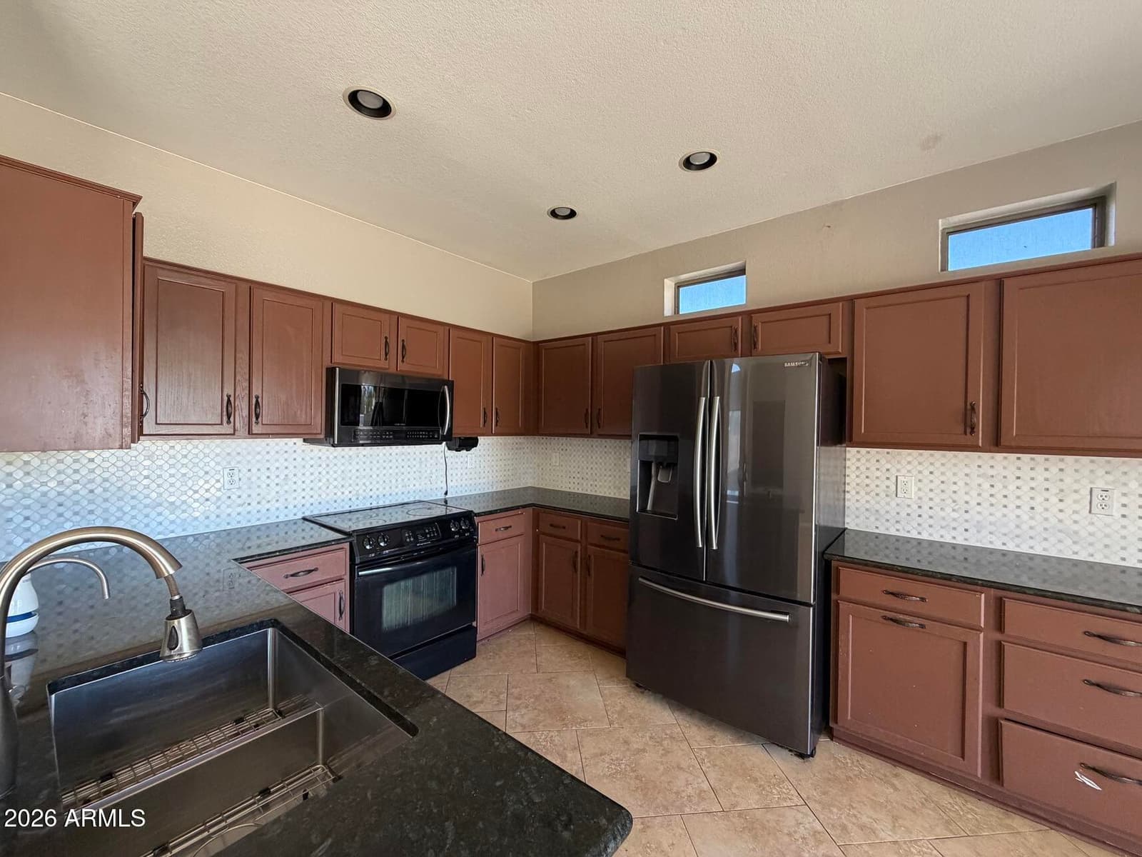 10807 W MONTE VISTA Road, Avondale, AZ 85392 — photo 11 of 33