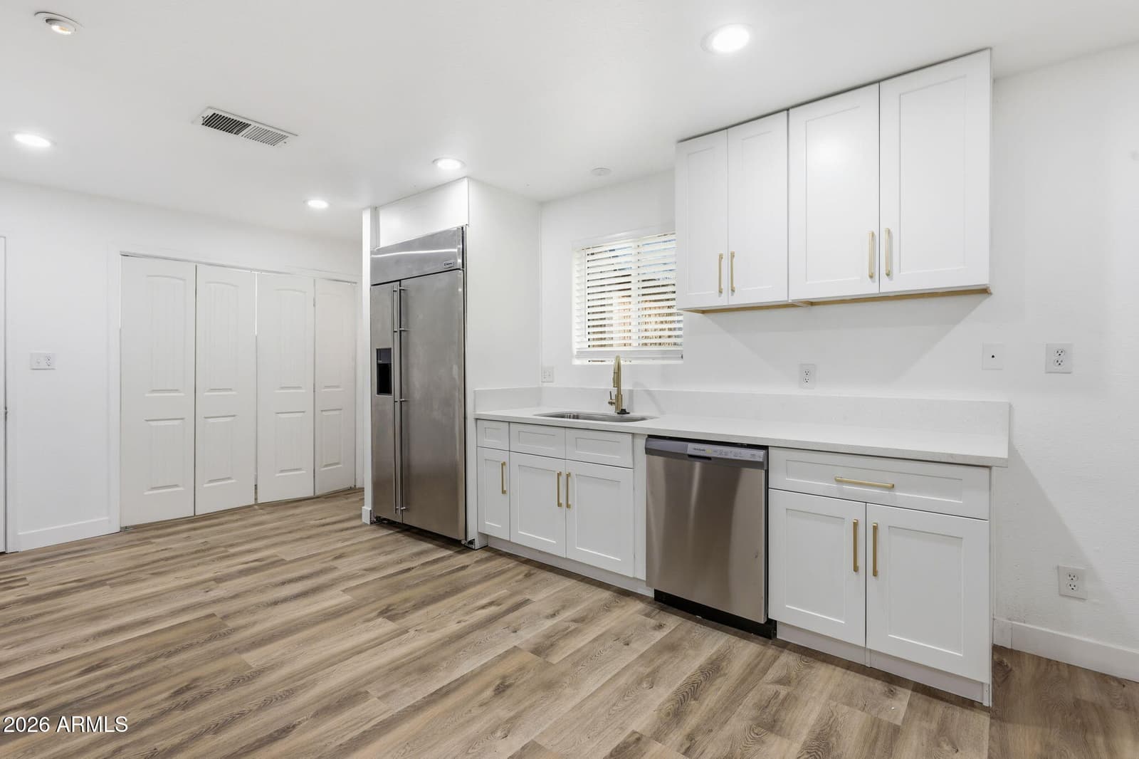 4136 W CARON Street, Phoenix, AZ 85051 — photo 11 of 36