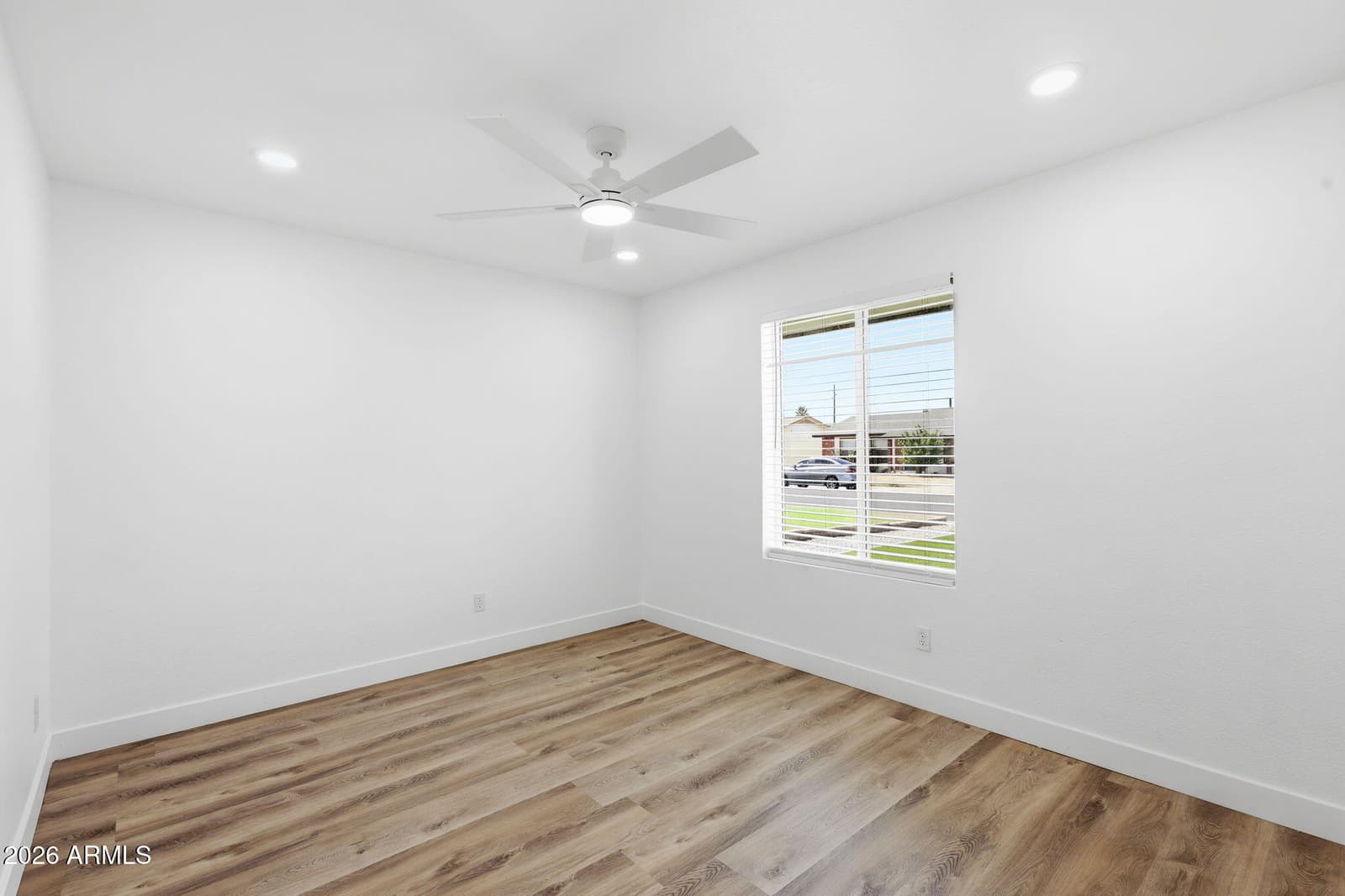 4136 W CARON Street, Phoenix, AZ 85051 — photo 18 of 36