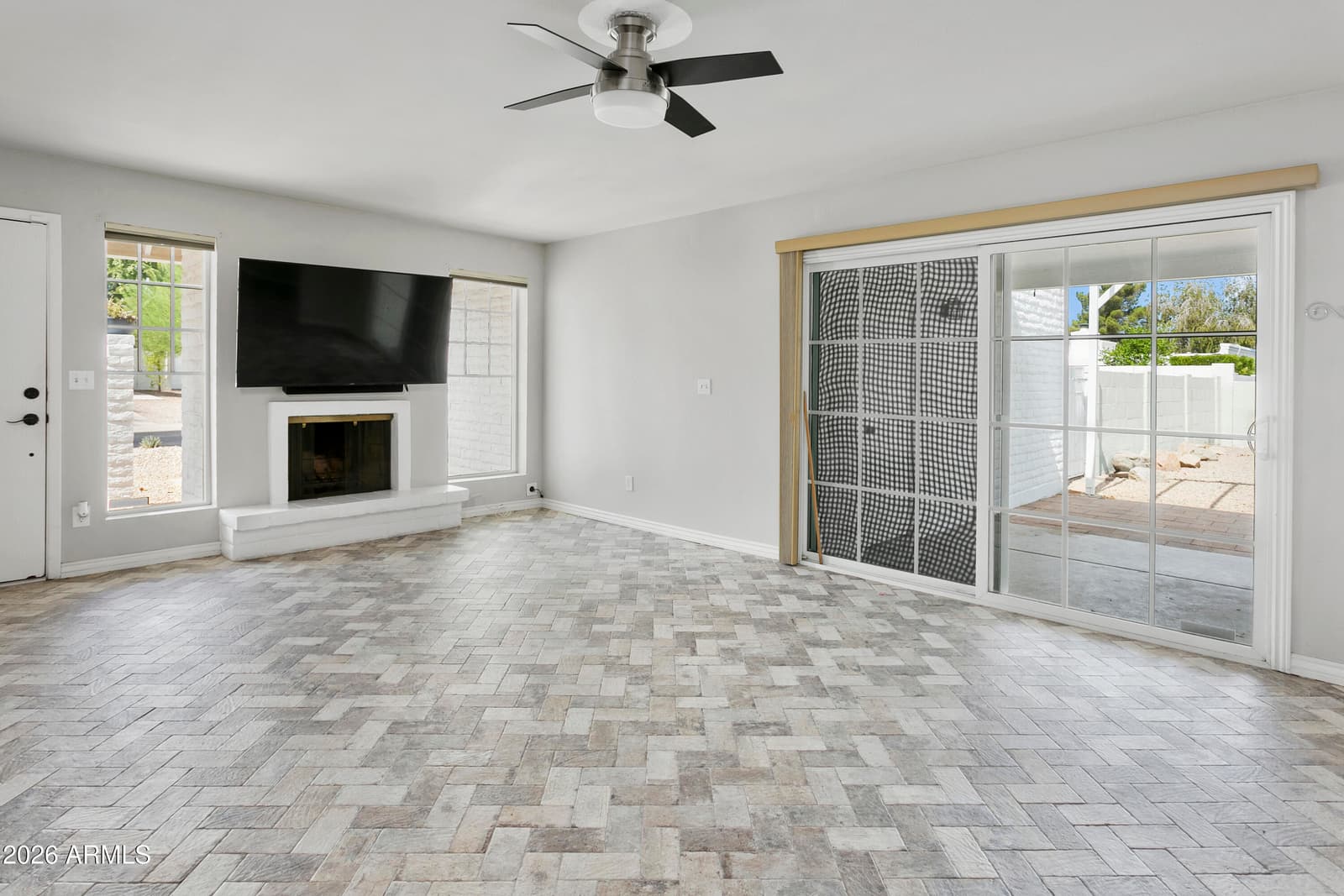 628 E BOCA RATON Road, Phoenix, AZ 85022 — photo 7 of 29