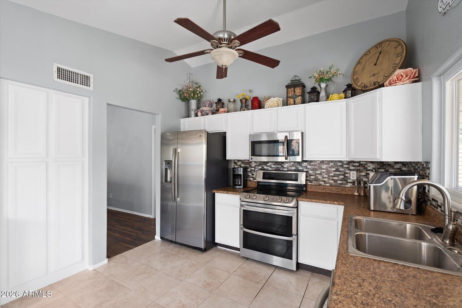 4052 W VILLA LINDA Drive, Glendale, AZ 85310 — photo 16 of 29