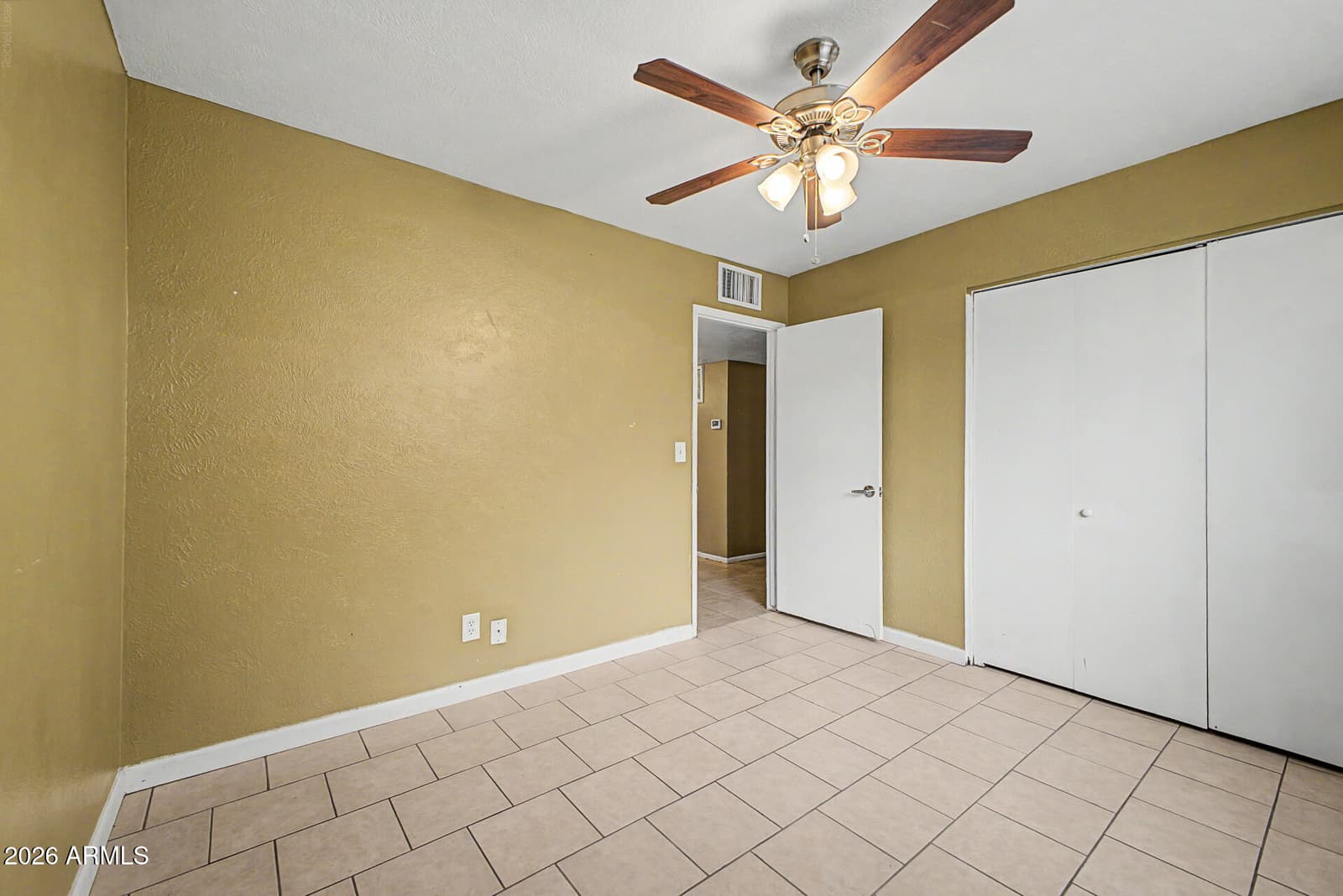 2909 W ASTER Drive, Phoenix, AZ 85029 — photo 13 of 29
