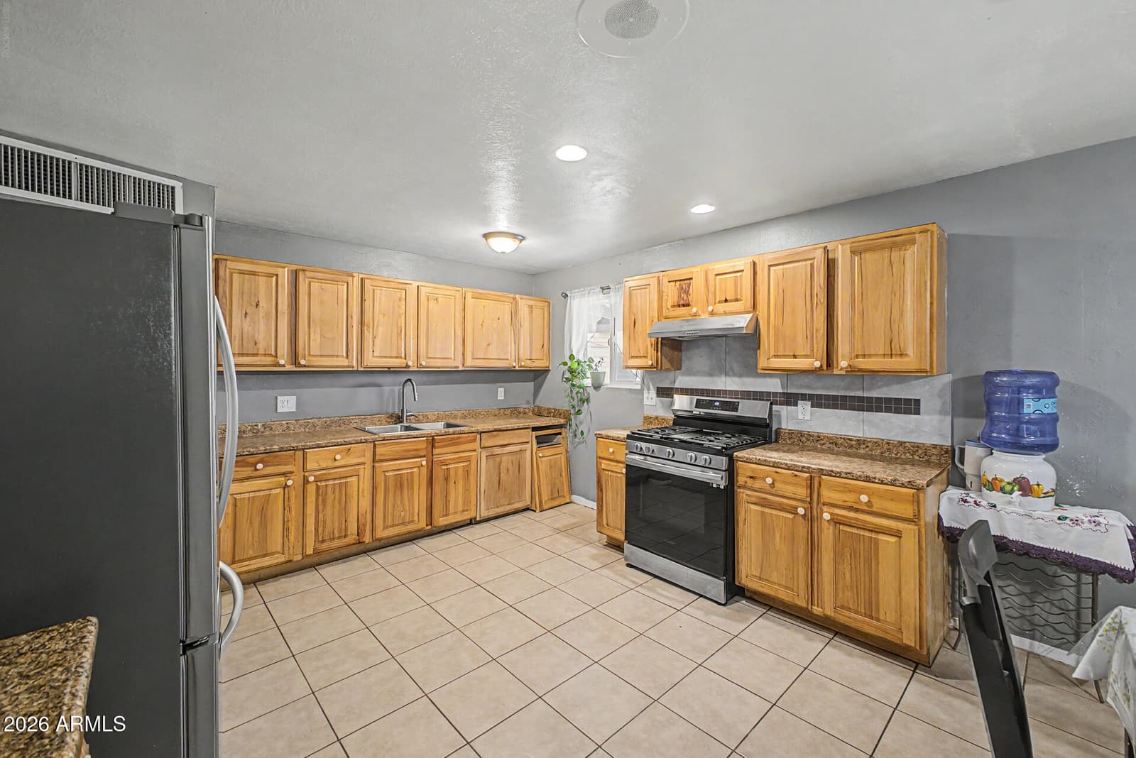 2909 W ASTER Drive, Phoenix, AZ 85029 — photo 11 of 29