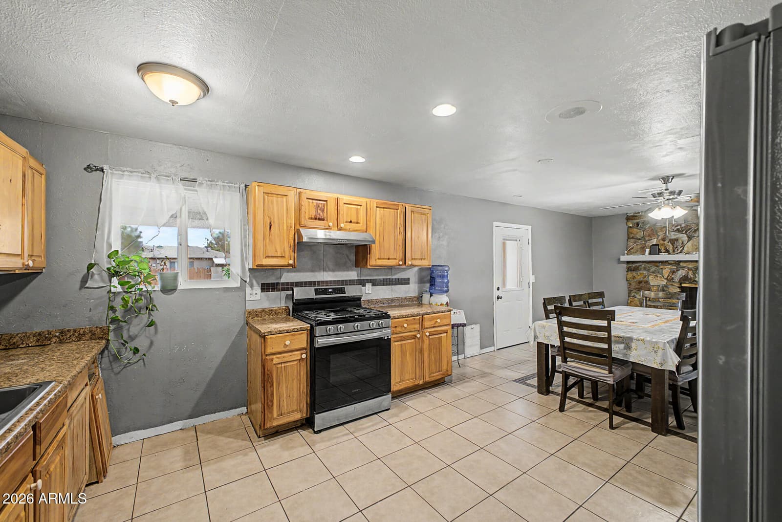 2909 W ASTER Drive, Phoenix, AZ 85029 — photo 17 of 29