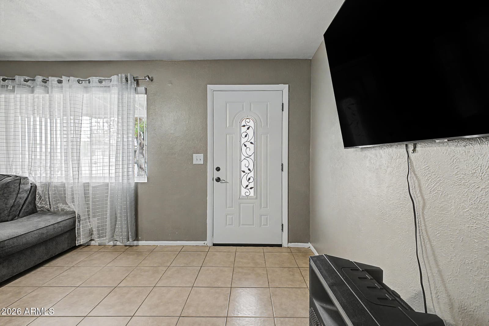 2909 W ASTER Drive, Phoenix, AZ 85029 — photo 5 of 29