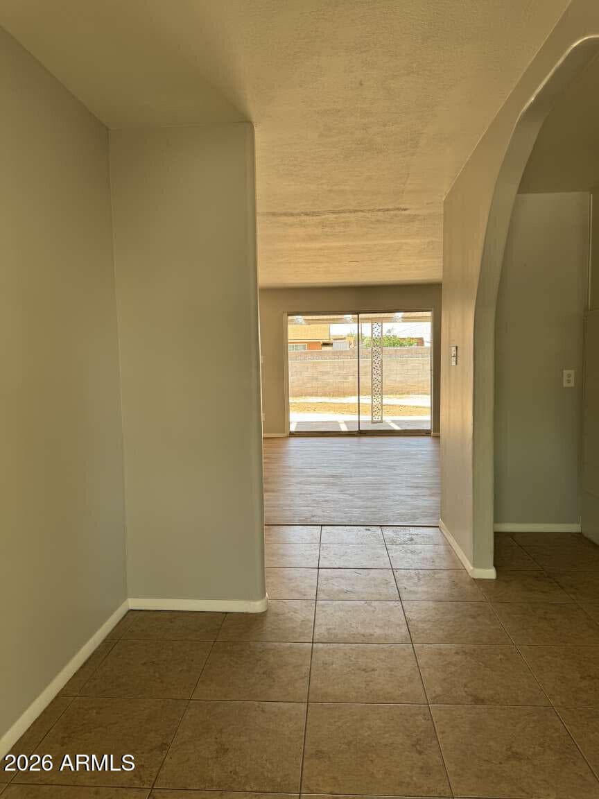 3006 W STELLA Lane, Phoenix, AZ 85017 — photo 7 of 52