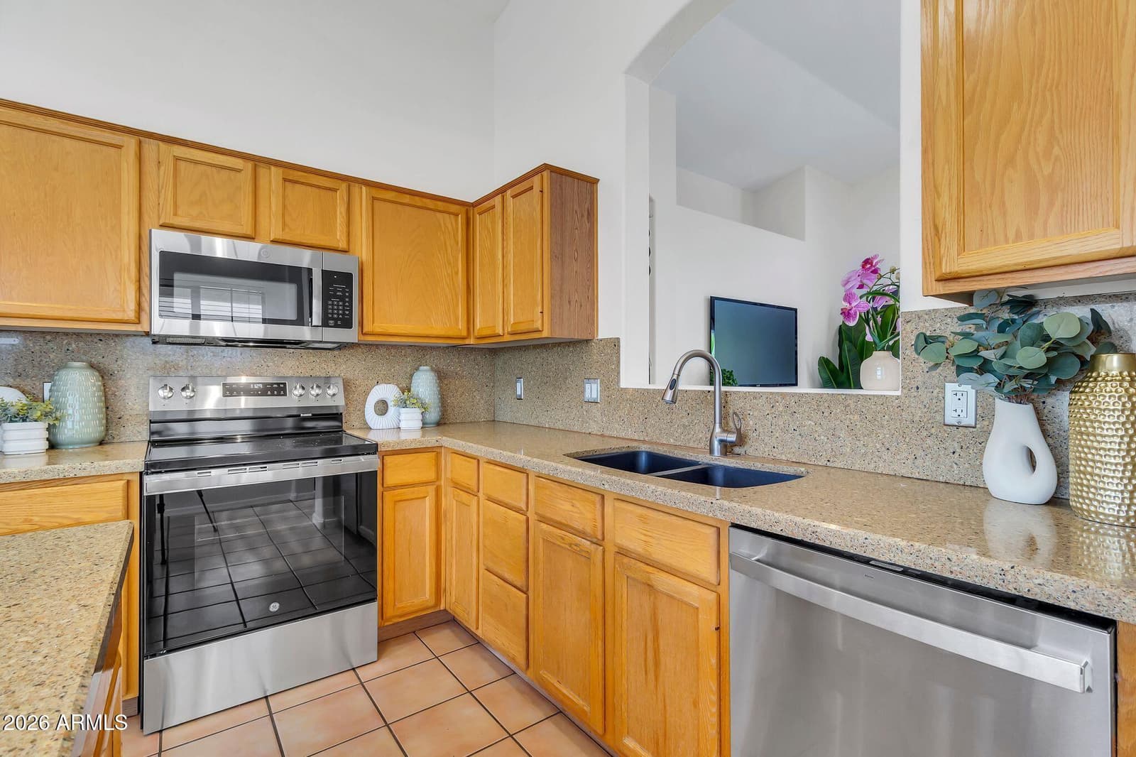 1284 W KINGBIRD Drive, Chandler, AZ 85286 — photo 13 of 38