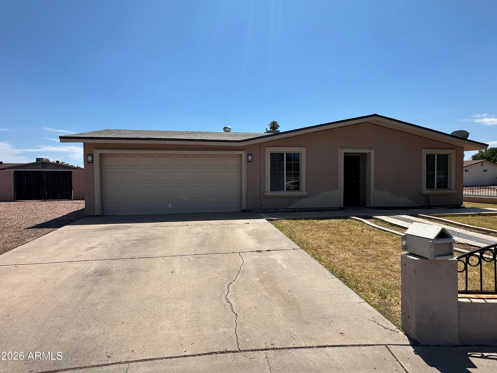 5603 N 69th Lane, Glendale, AZ 85303 — photo 9 of 37
