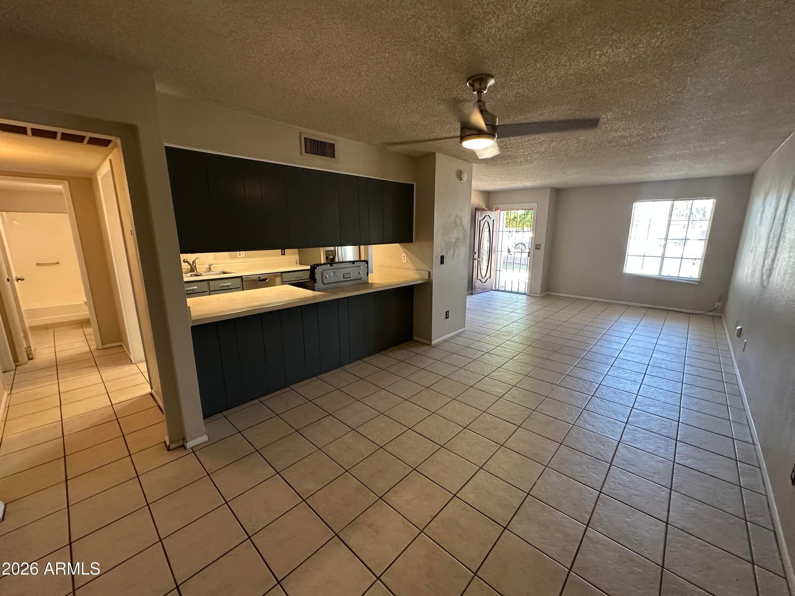 5603 N 69th Lane, Glendale, AZ 85303 — photo 6 of 37