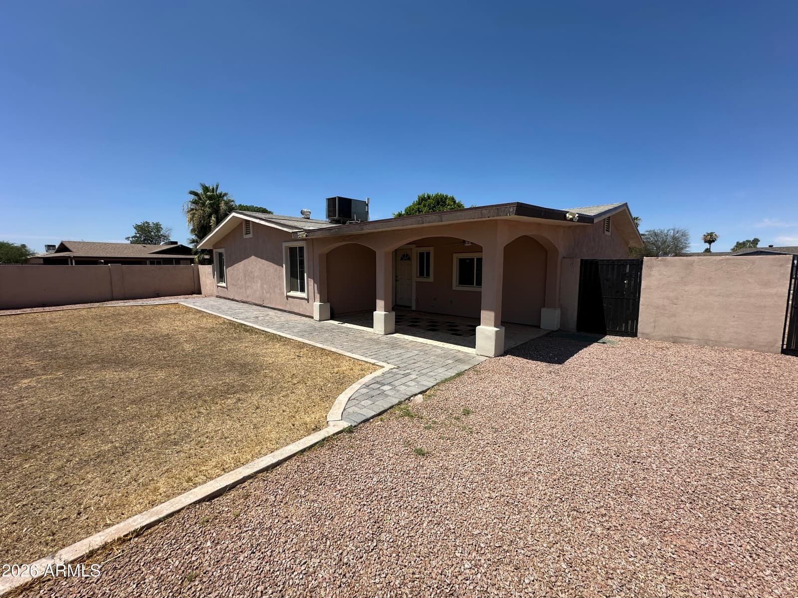 5603 N 69th Lane, Glendale, AZ 85303 — photo 8 of 37