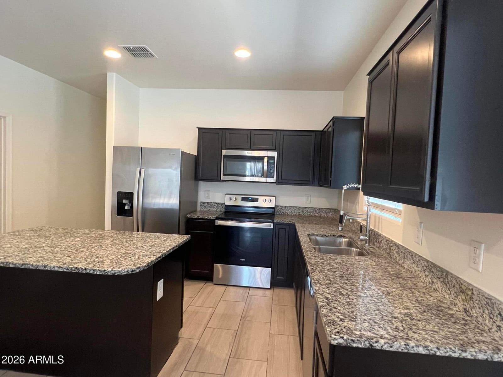 7833 W KERBY Avenue, Phoenix, AZ 85043 — photo 9 of 30
