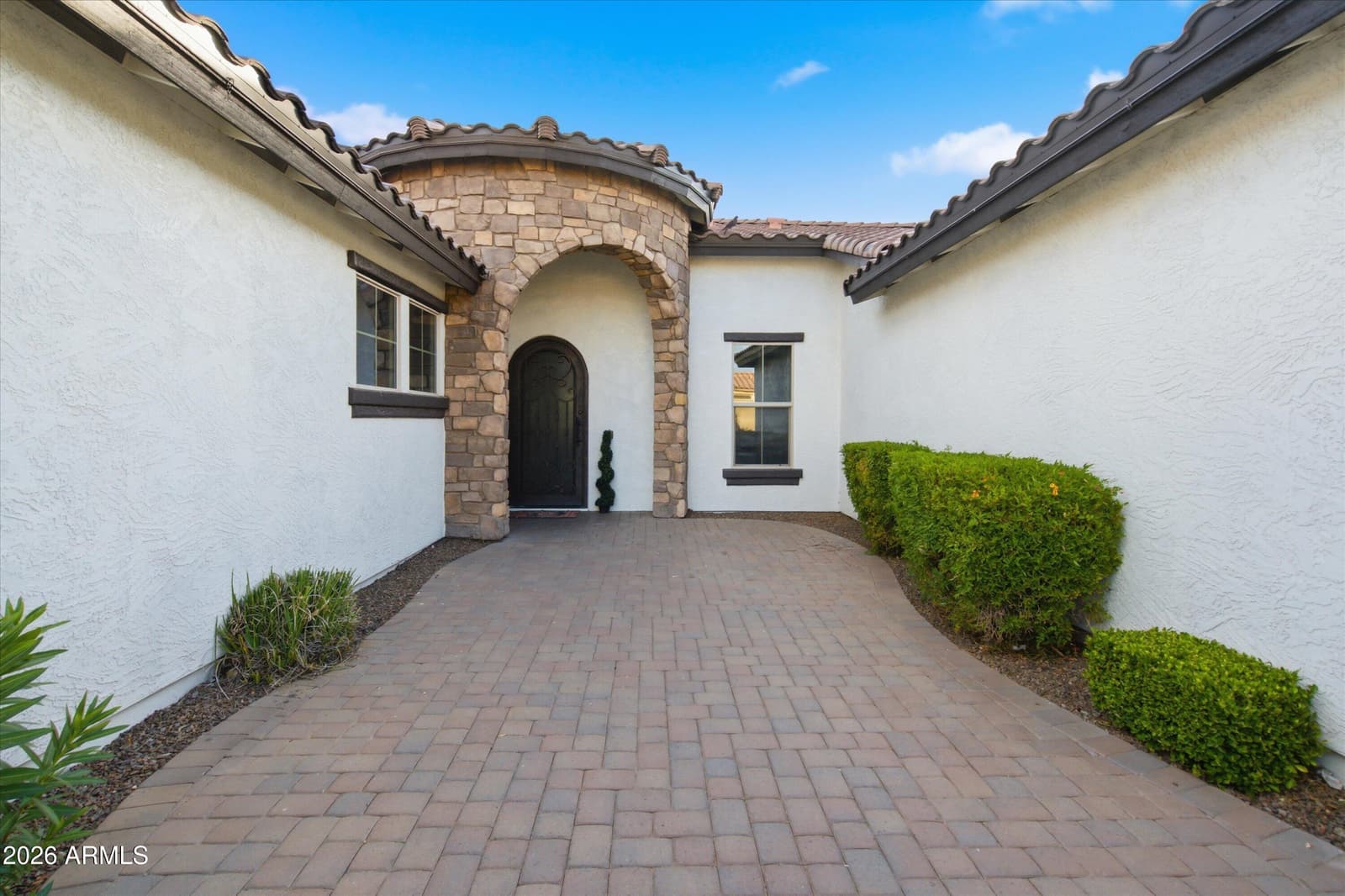 6602 S BRIDAL VAIL Drive, Gilbert, AZ 85298 — photo 3 of 43