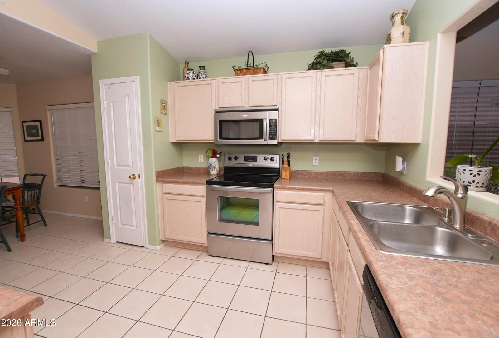 8527 W RUE DE LAMOUR, Peoria, AZ 85381 — photo 4 of 25