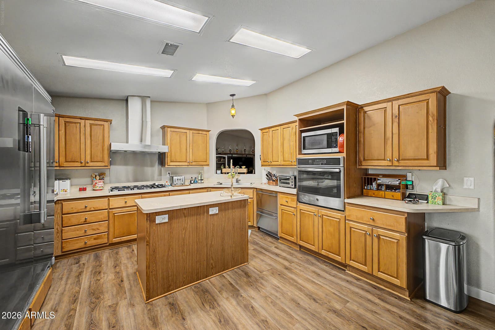 16001 N 70TH Drive, Peoria, AZ 85382 — photo 12 of 39