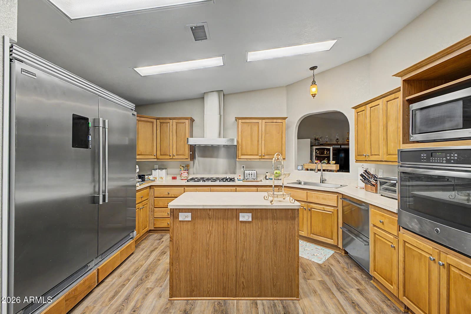 16001 N 70TH Drive, Peoria, AZ 85382 — photo 13 of 39