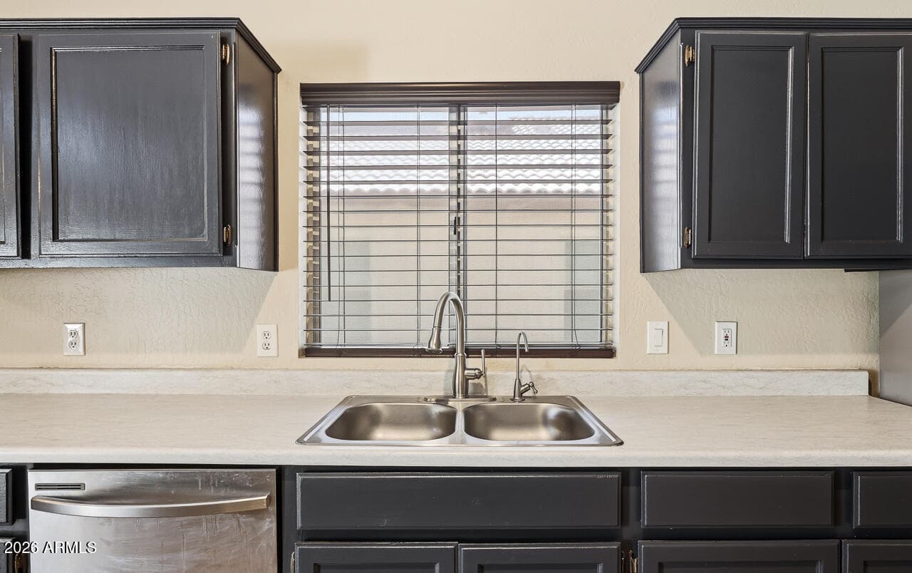 315 W KELTON Lane, Phoenix, AZ 85023 — photo 11 of 41