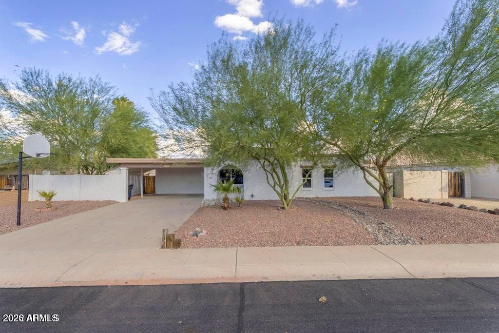 843 N JAY Street, Chandler, AZ 85225 — photo 2 of 17