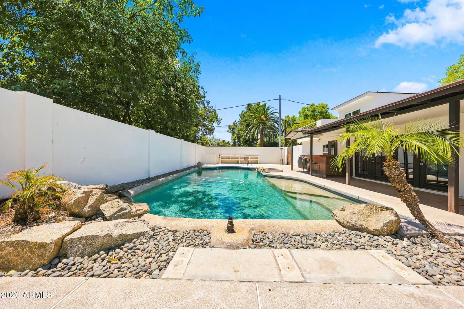 137 E VISTA DEL CERRO Drive, Tempe, AZ 85281 — photo 3 of 79
