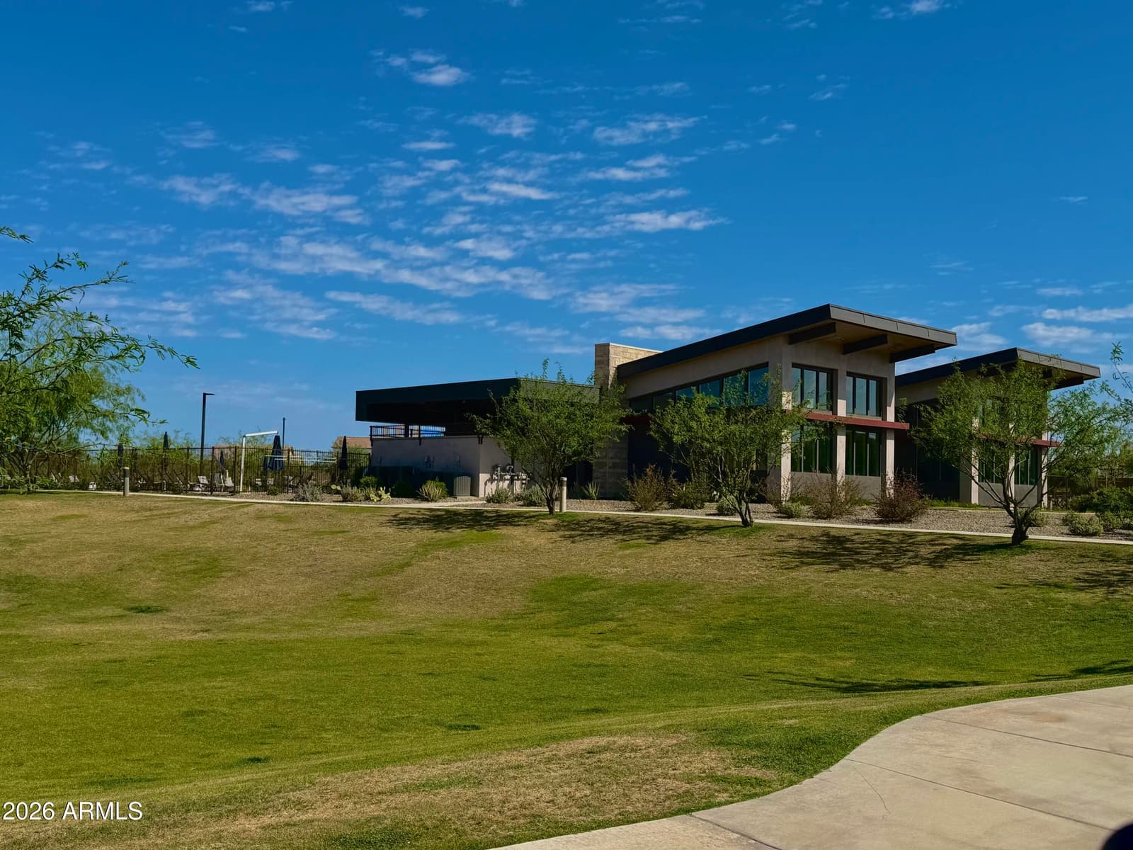 5844 E COVEY Lane, Phoenix, AZ 85054 — photo 34 of 36