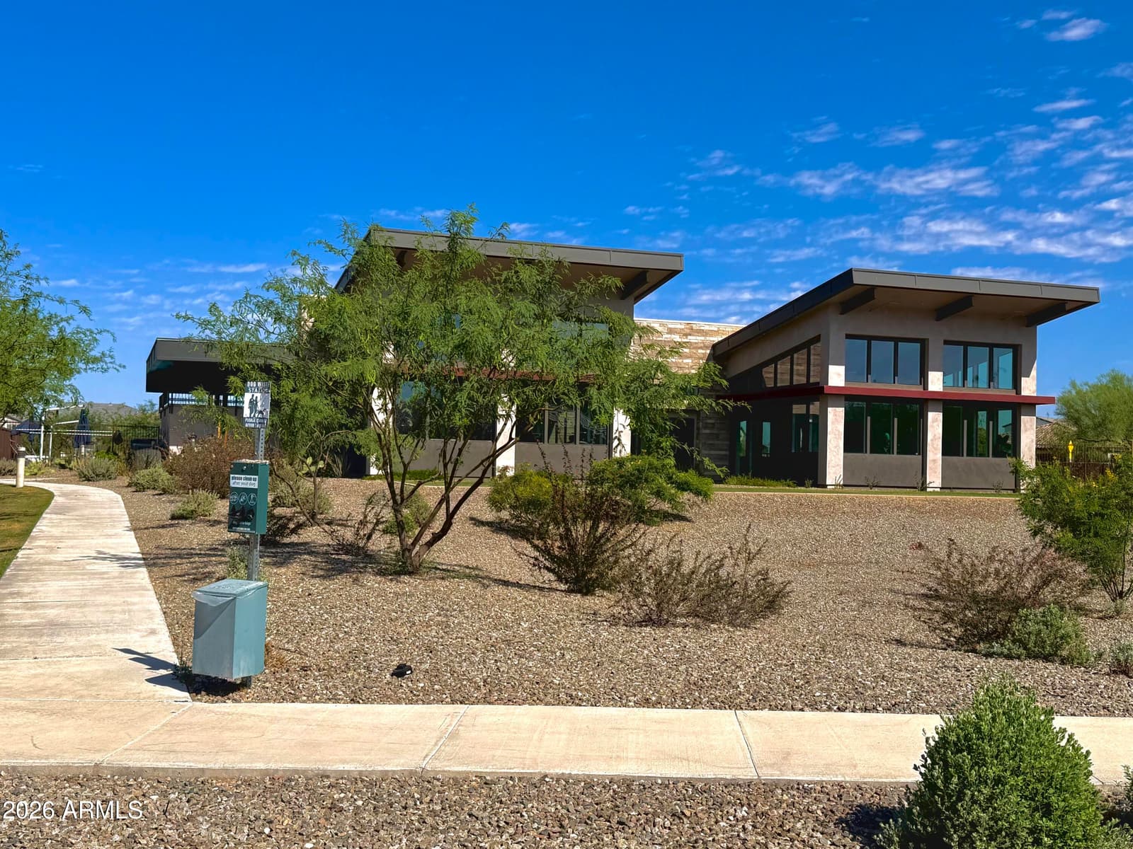 5844 E COVEY Lane, Phoenix, AZ 85054 — photo 35 of 36