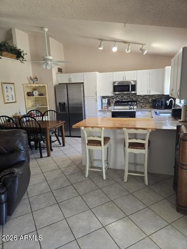6439 E GRANDVIEW Drive, Scottsdale, AZ 85254 — photo 5 of 15